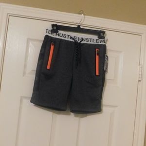 Zero Nineteen Boys Shorts Size: S (8)